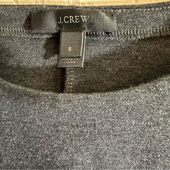 J. CREW Heathered Gray Short Sleeve Structured Peplum Top -  Size Small - Picture 9 of 9